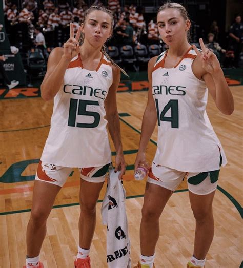 Cavinder twins shake off March Madness loss with bikini dance。